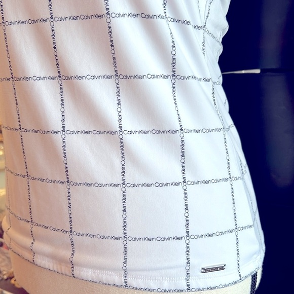 Calvin Klein monogrammed tank top in white with black Calvin Klein letters - Picture 6 of 12